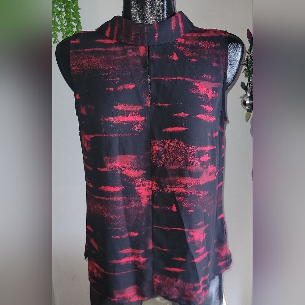 Willow & Thread Black and Red Sleeveless Top Size M